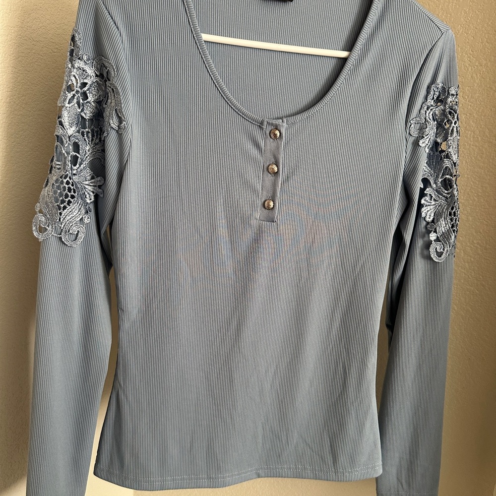 Elegant Gray Lace Sleeve Top